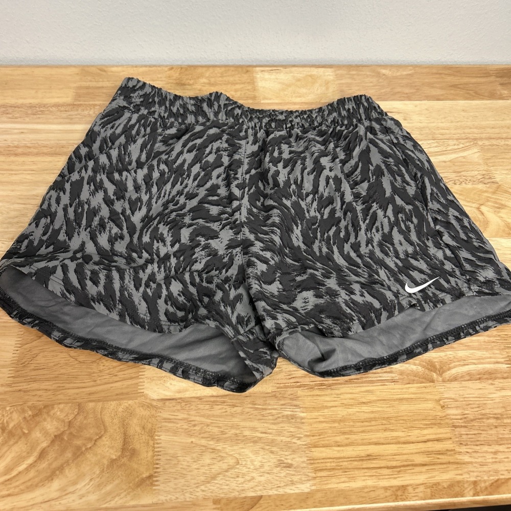 Nike Girls Animal Print Shorts Dri-Fit Athletic Shorts Grey FQ4527-084 Large
